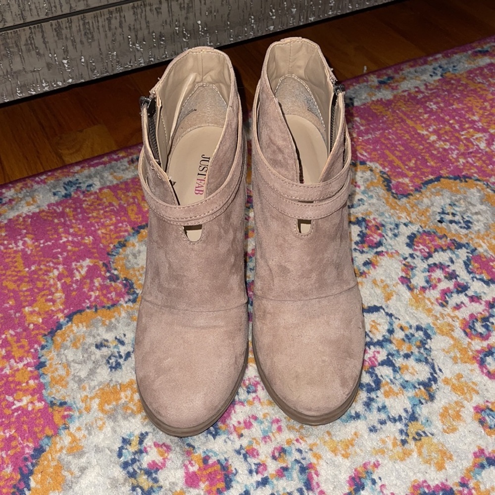 booties - Picture 2 of 5